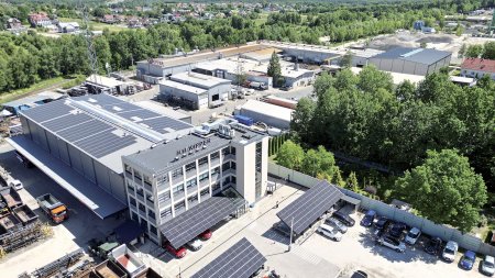 Hlavní výrobní závod a sídlo společnosti se nachází v Kajetanowě.