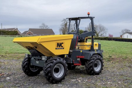 Kloubový staveništní damper SW 5560 s nosností 6 tun.