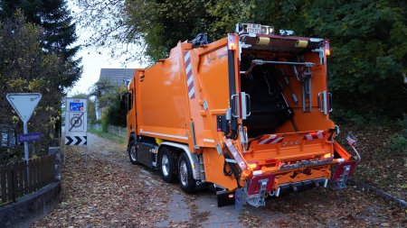 Díky plně
    elektrickým užitkovým vozidlům nyní možné realizovat odvoz odpadu se sníženým hlukem.