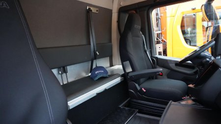 Řidič a osádka si mohou užívat mimořádně pohodlný interiér kabiny.
