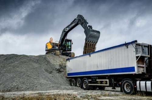 Hyundai HX260 a HX260N se pyšní výkonným motorem, elektrohydraulickým ovládáním a nižší spotřebou.