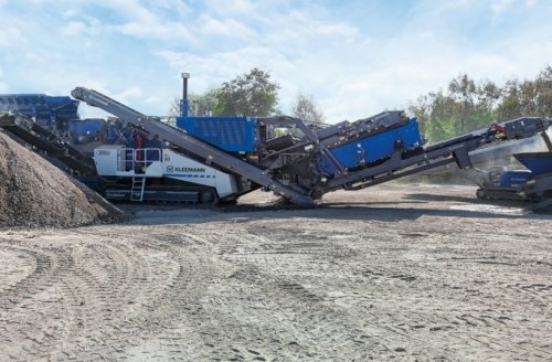 Volitelná dvousítná dosévací jednotka umožňuje drtiči Kleemann MOBIREX MR 130 EVO vyrábět až dvě třídy finálního produktu.