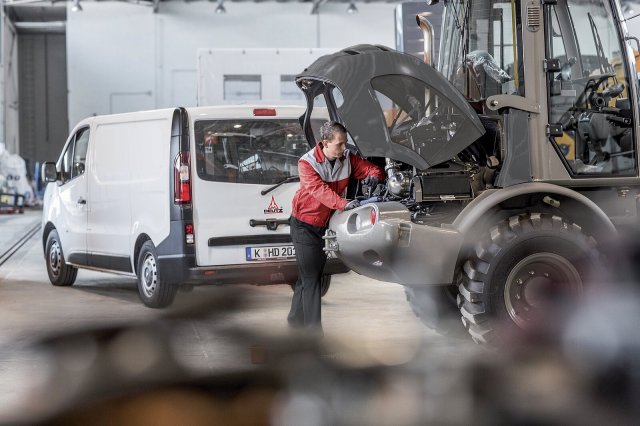 Za spolehlivým výkonem každého stroje stojí odborný servis. DEUTZ pomáhá zákazníkům udržet jejich techniku v pohybu, a to každý den a v jakýchkoli podmínkách.