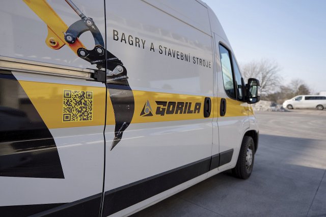 GORILA MACHINERY disponuje vlastním servisním týmem a zároveň buduje partnerskou síť, která má zajistit dostupnost servisních zásahů v krátkém čase.