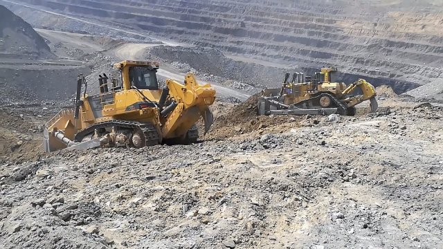 Díky své dominantní pozici na trhu je společnost Shantui často označována za „čínského krále buldozerů“, kdy se zároveň řadí též mezi největší výrobce buldozerů na světě. Foto: Shantui Global / Youtube