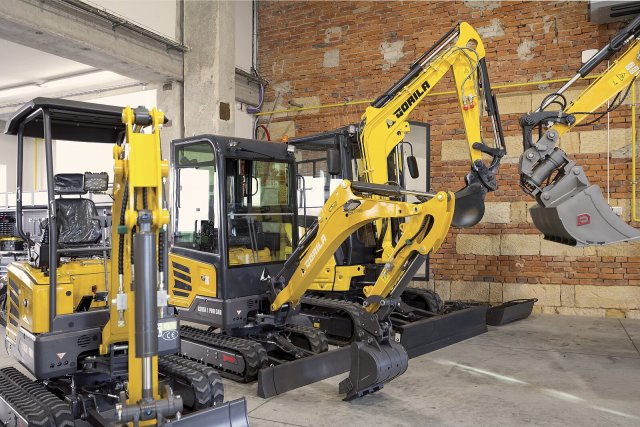 GORILA MACHINERY s.r.o. je výrobce značky Gorila, což jsou primárně minibagry pro hobby segment.