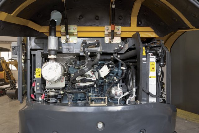 Motor Kubota V2607T snižuje obavy z dostupnosti servisu a zároveň potvrzuje orientaci stroje na evropský trh.