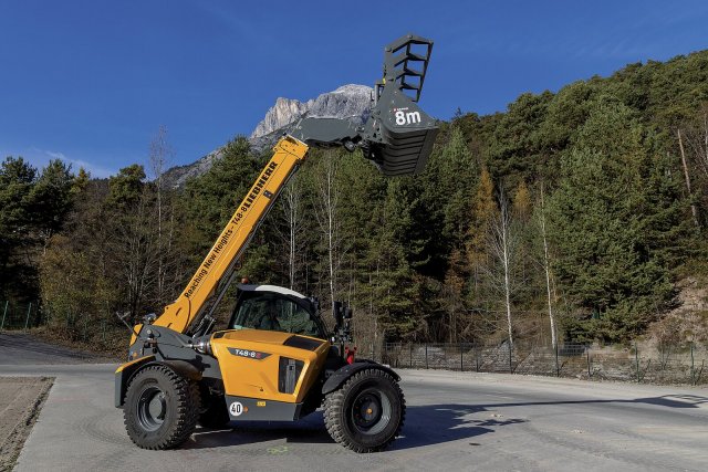 Liebherr T48-8s poskytuje skutečnou výšku zdvihu 8 metru.