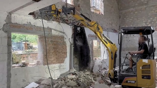 Čím dál častěji probíhaly zásahy uvnitř budov, zejména při rekonstrukcích obytných prostor.