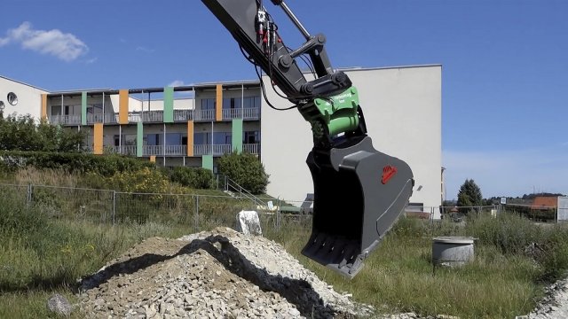 Naklápěcí hlavy, rotátory a tilt-rotátory RENOMAG výrazně usnadňují a urychlují práci.