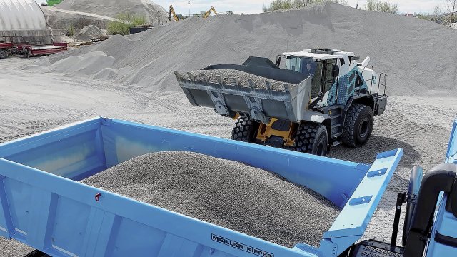 V pískovně byl rovněž zastoupen Daimler Truck a to prostřednictvím prototypu stavebního vozidla poháněného vodíkem.