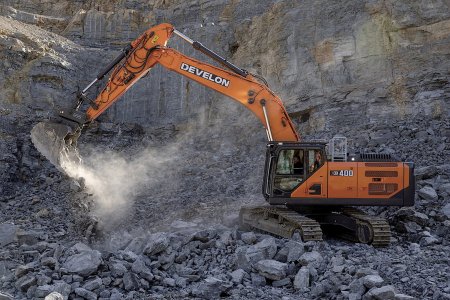 Rypadlo DX400HD-9 (Heavy Duty) je navrženo pro vysoké zatížení, náročné podmínky a dlouhodobě intenzivní provoz.