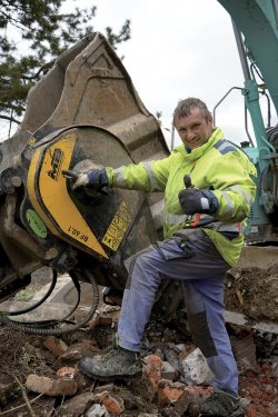Ondřej Svoboda toho ví o recyklacích hodně a jeho cesta ke lžícím MB Crusher byla postupná. Dnes na ně nedá dopustit.