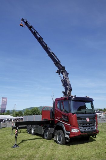 Jeřáb Fassi F710RA.2.27 xhe-dynamic nabízí zdvihový moment 59,23 tm a maximální horizontální dosah 18,25 m.