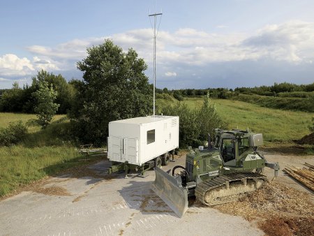 Jedním z hlavních technologických lákadel bude systém LiReCon, technologie dálkového ovládání, která umožňuje pracovat se strojem z bezpečné vzdálenosti.